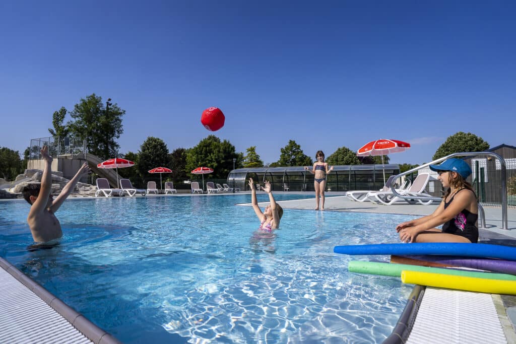 Piscine chauffée du camping La Citadelle